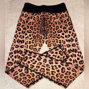 Athletic leggings. Brand: Do You Even